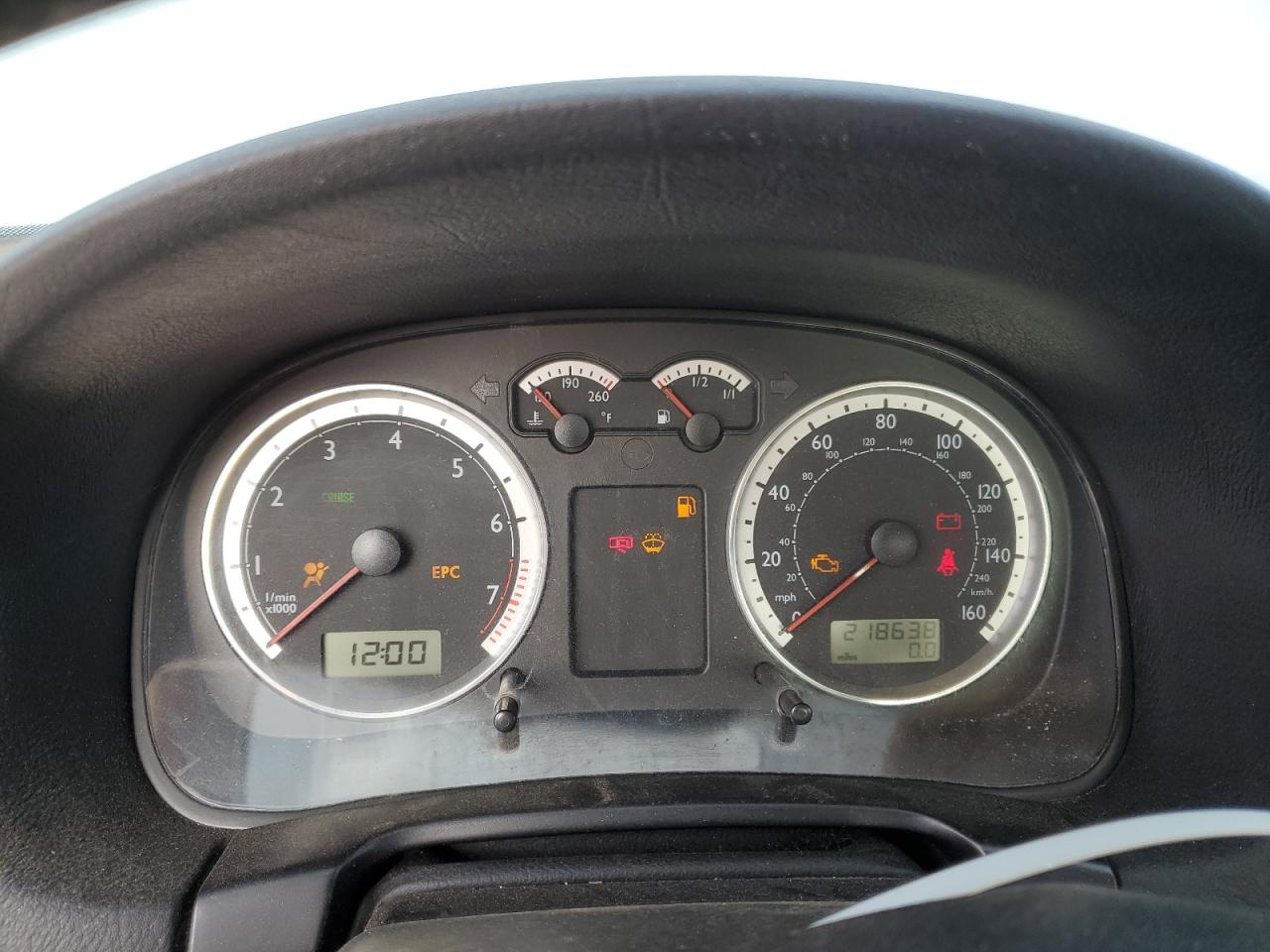 2004 Volkswagen Jetta - Image 9
