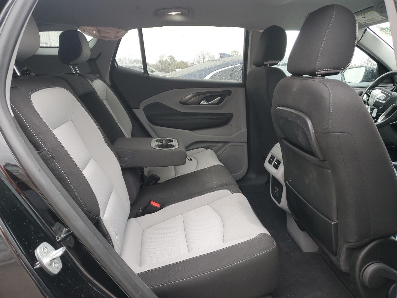 2022 GMC Terrain - Image 11