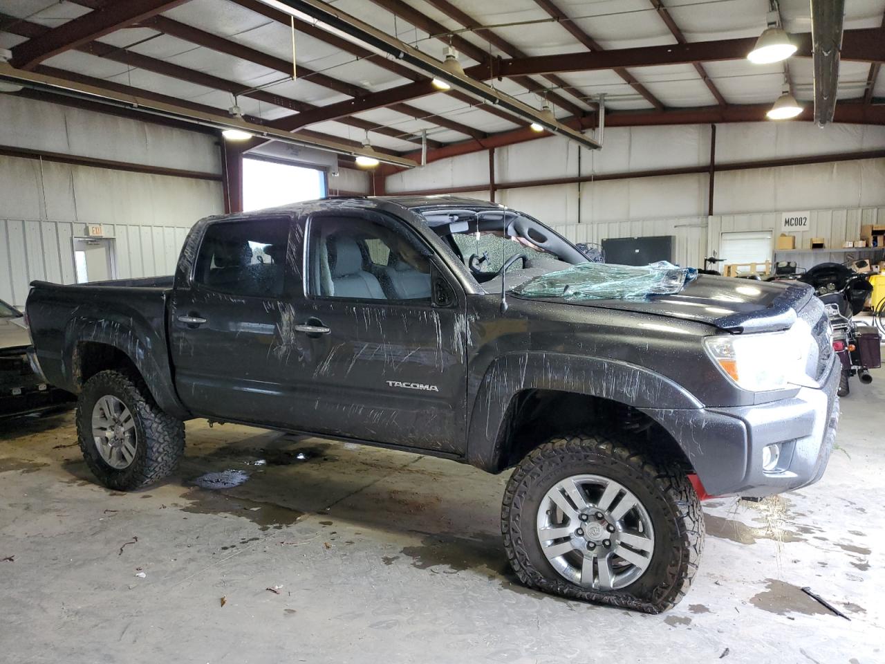 2015 Toyota Tacoma - Image 4