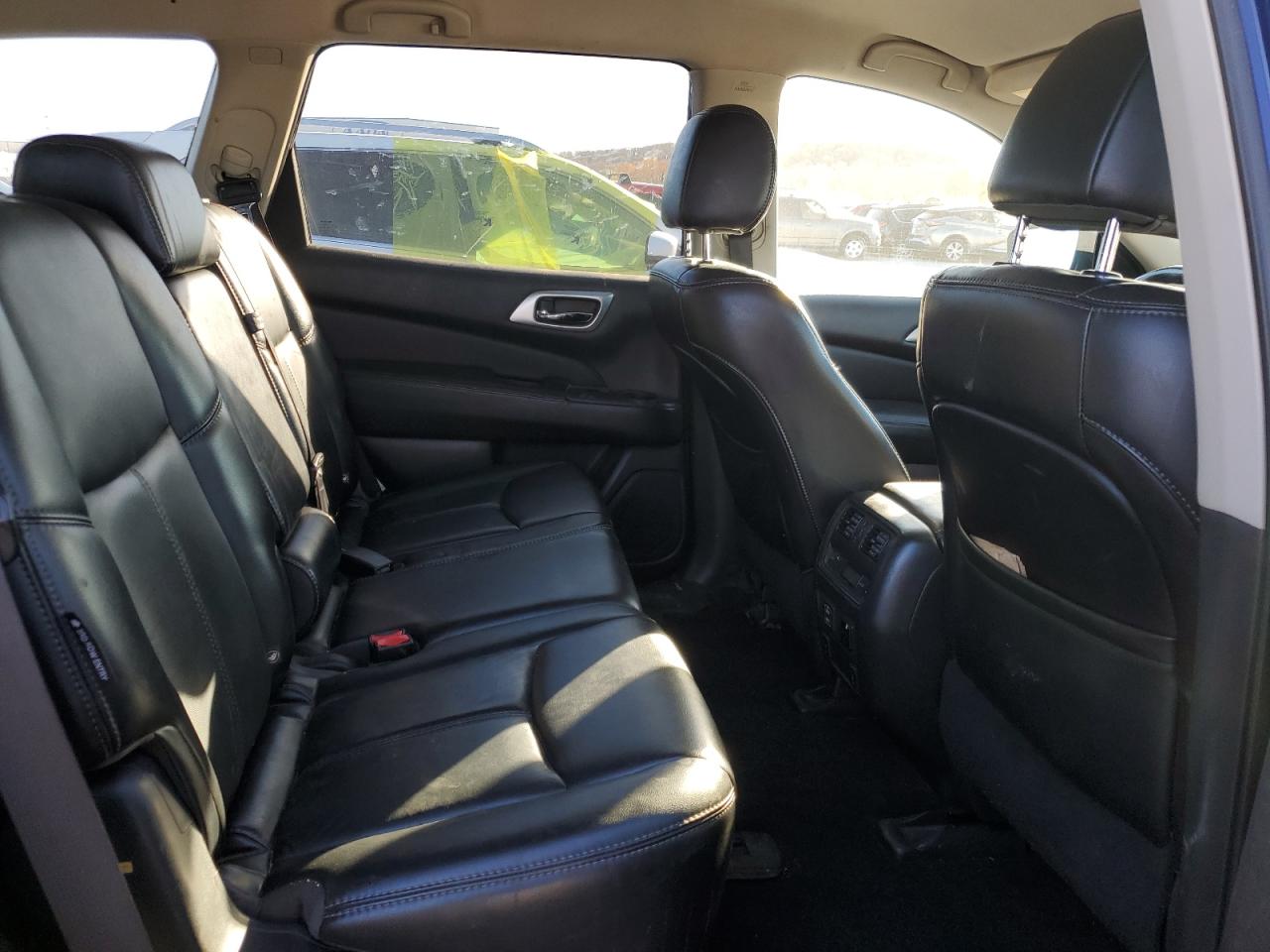 2018 Nissan Pathfinder - Image 11