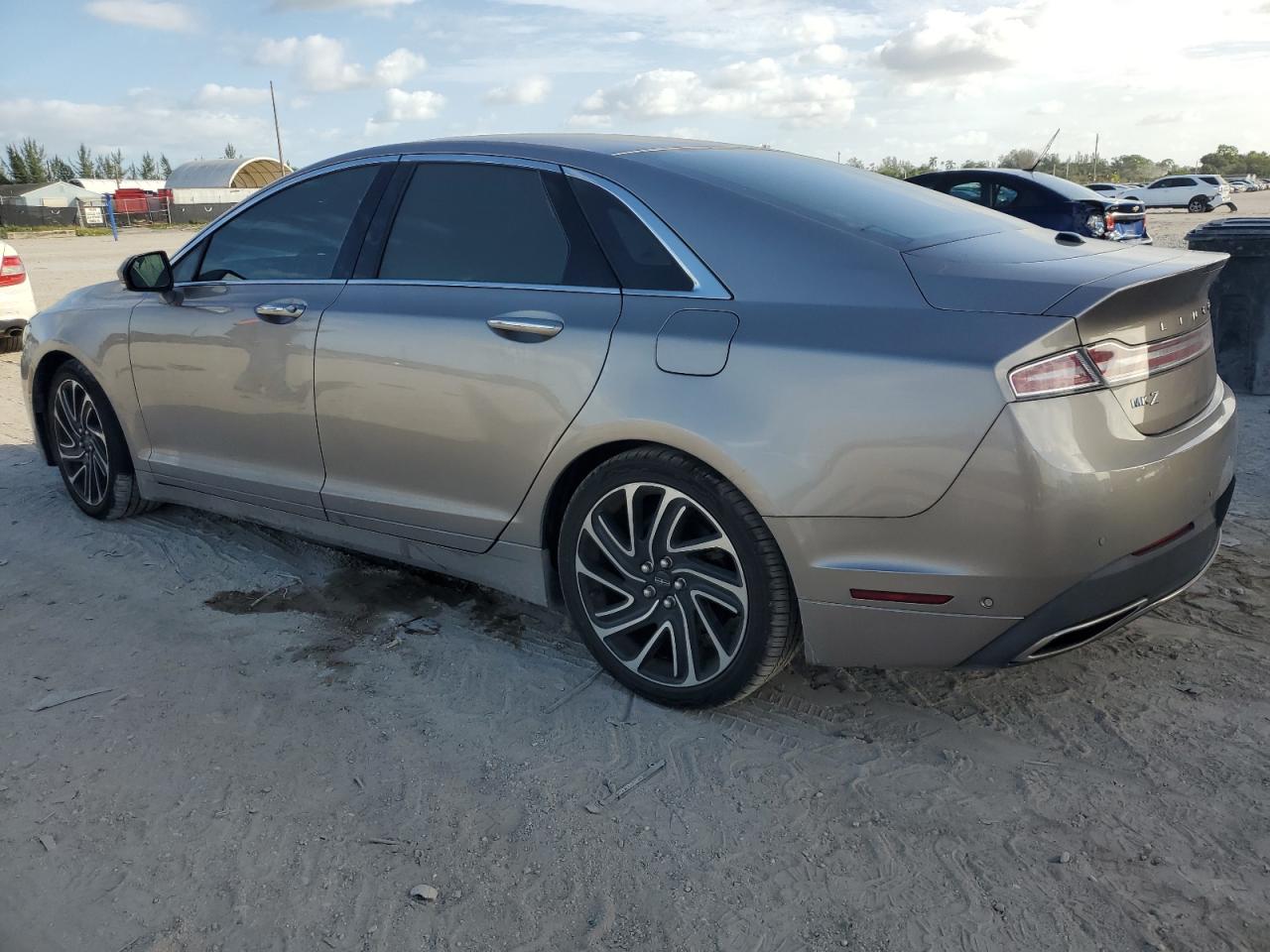2020 Lincoln MKZ - Image 2