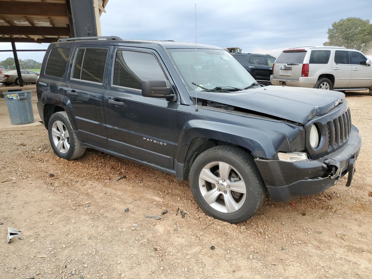 VIN 1C4NJPBB9ED632361 2014 JEEP PATRIOT no.4