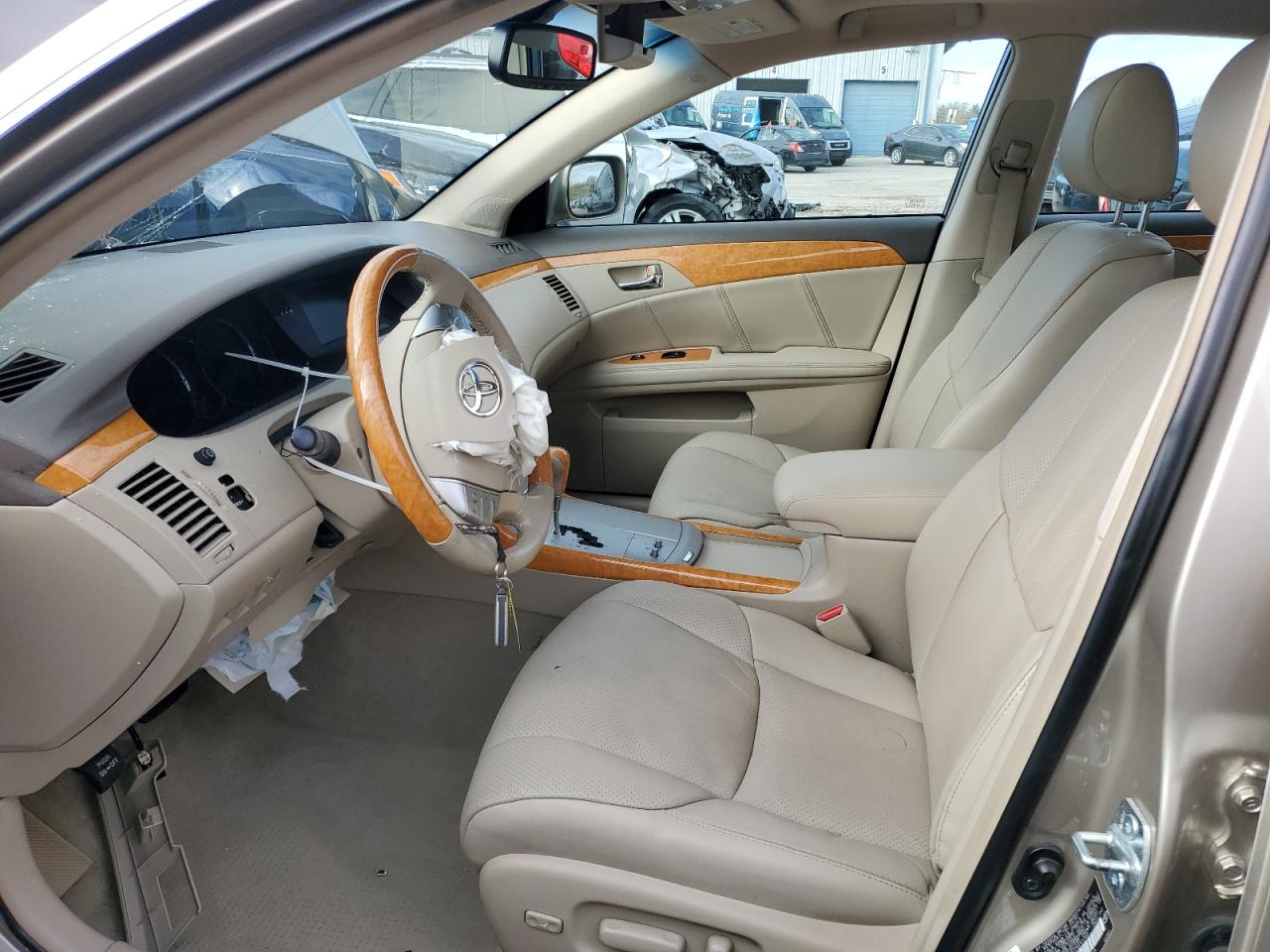 2007 Toyota Avalon - Image 7