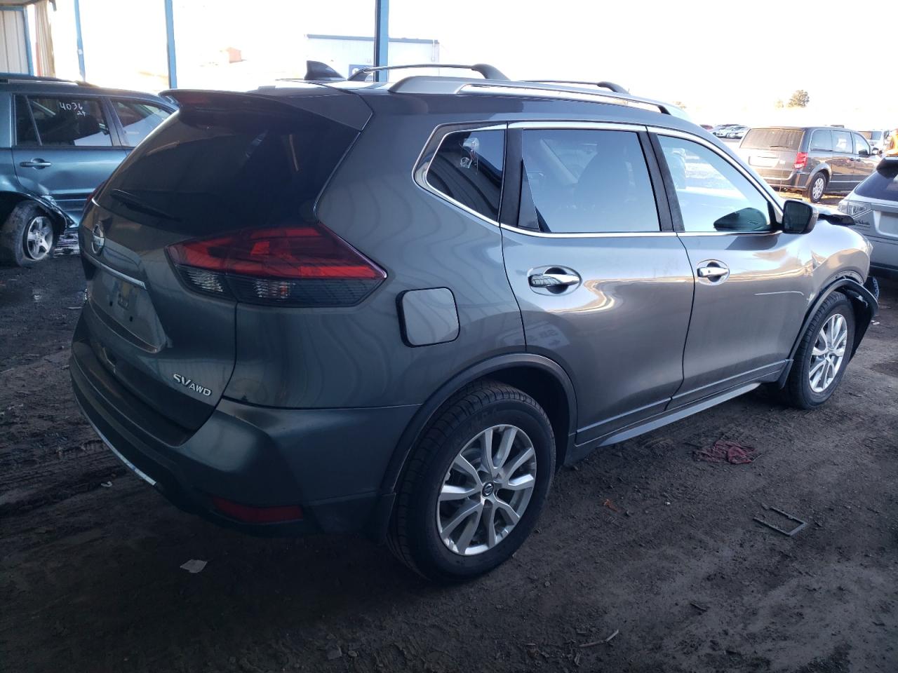 2017 Nissan Rogue - Image 3