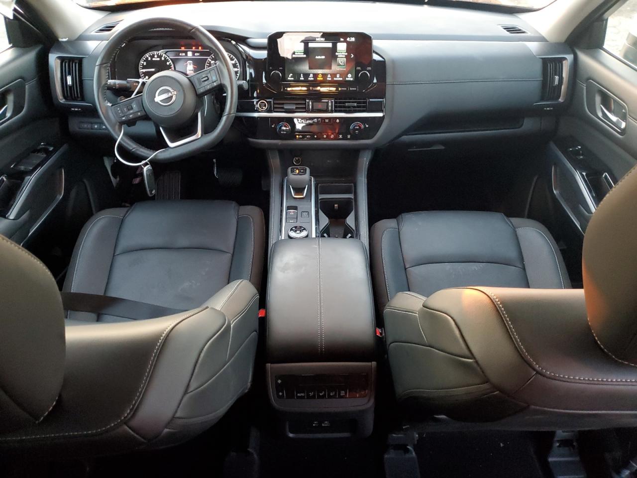 2024 Nissan Pathfinder - Image 8