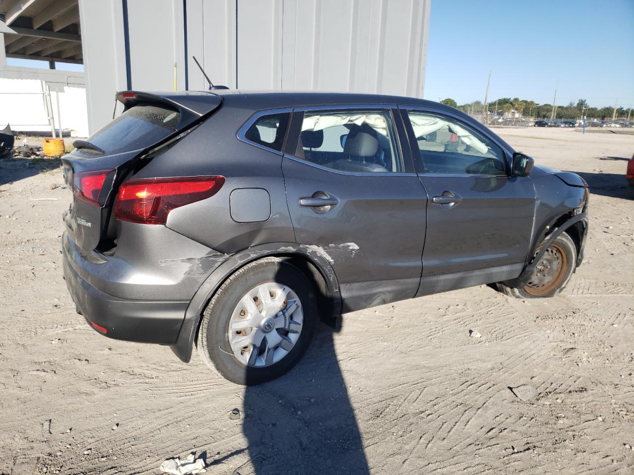 2019 Nissan Rogue - Image 3