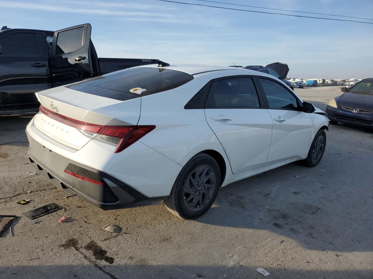 2024 Hyundai Elantra - Image 3