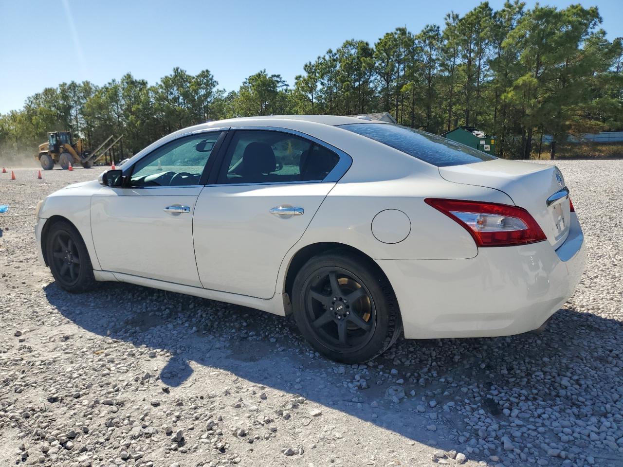2010 Nissan Maxima - Image 2