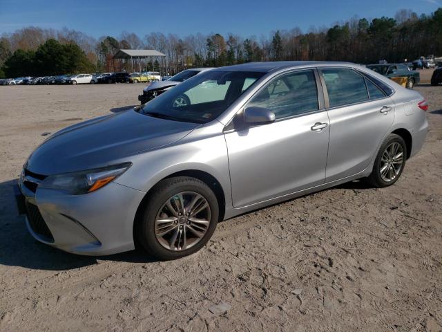  TOYOTA CAMRY 2017 Srebrny