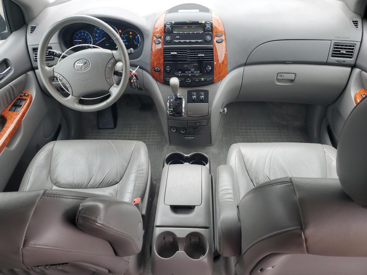 2008 Toyota Sienna - Image 8