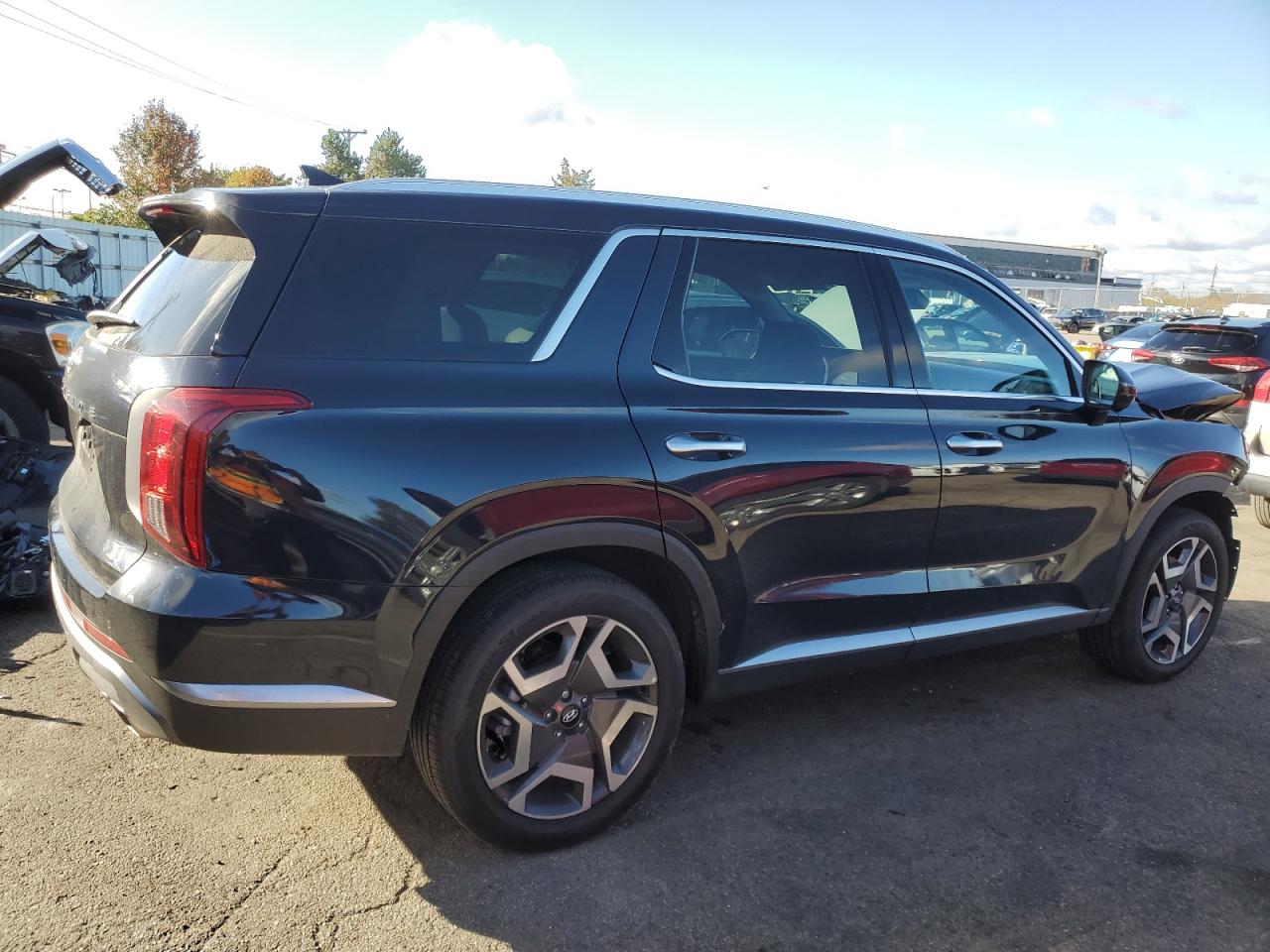 2024 Hyundai Palisade - Image 3