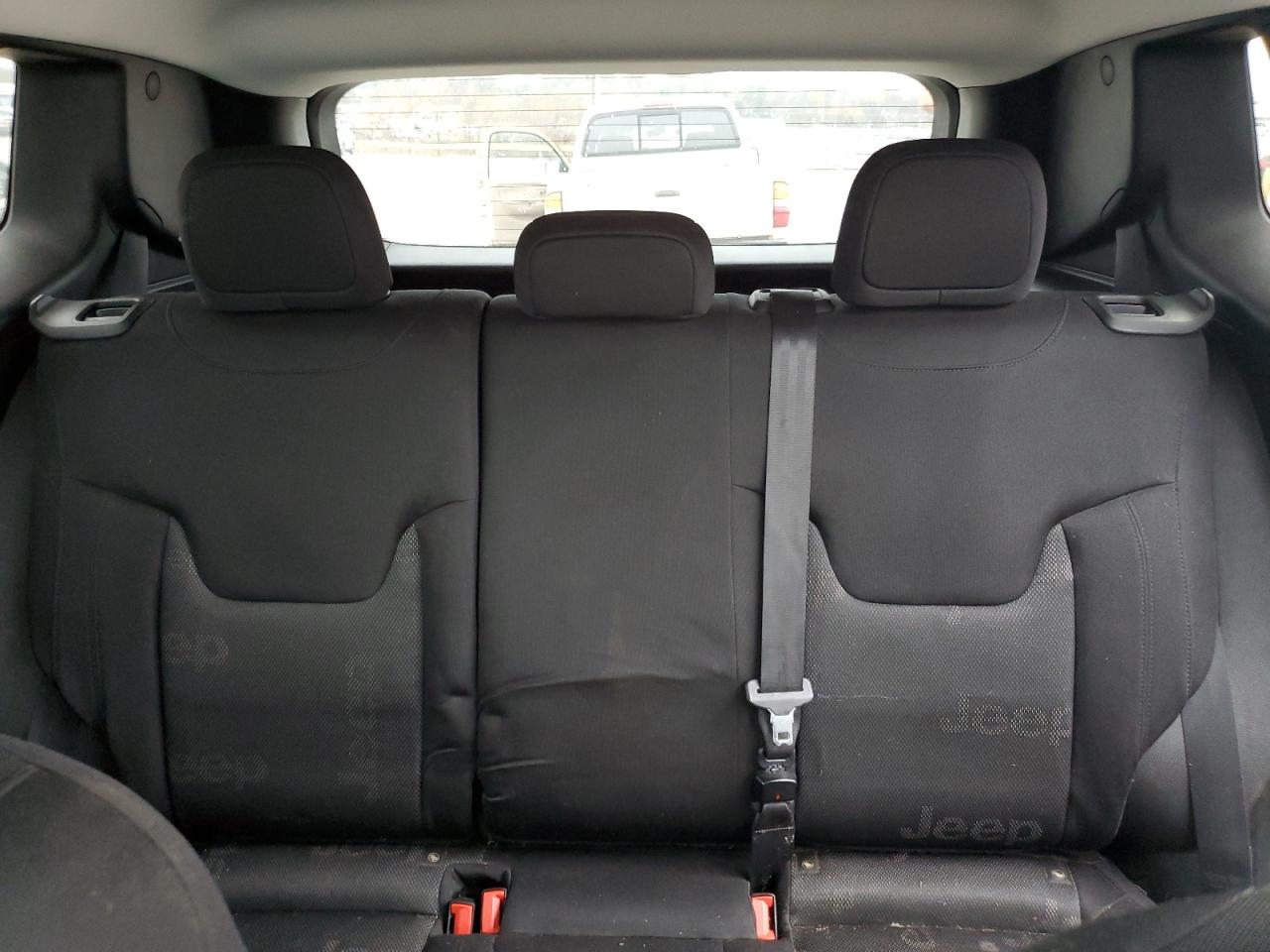 2017 Jeep Renegade - Image 10