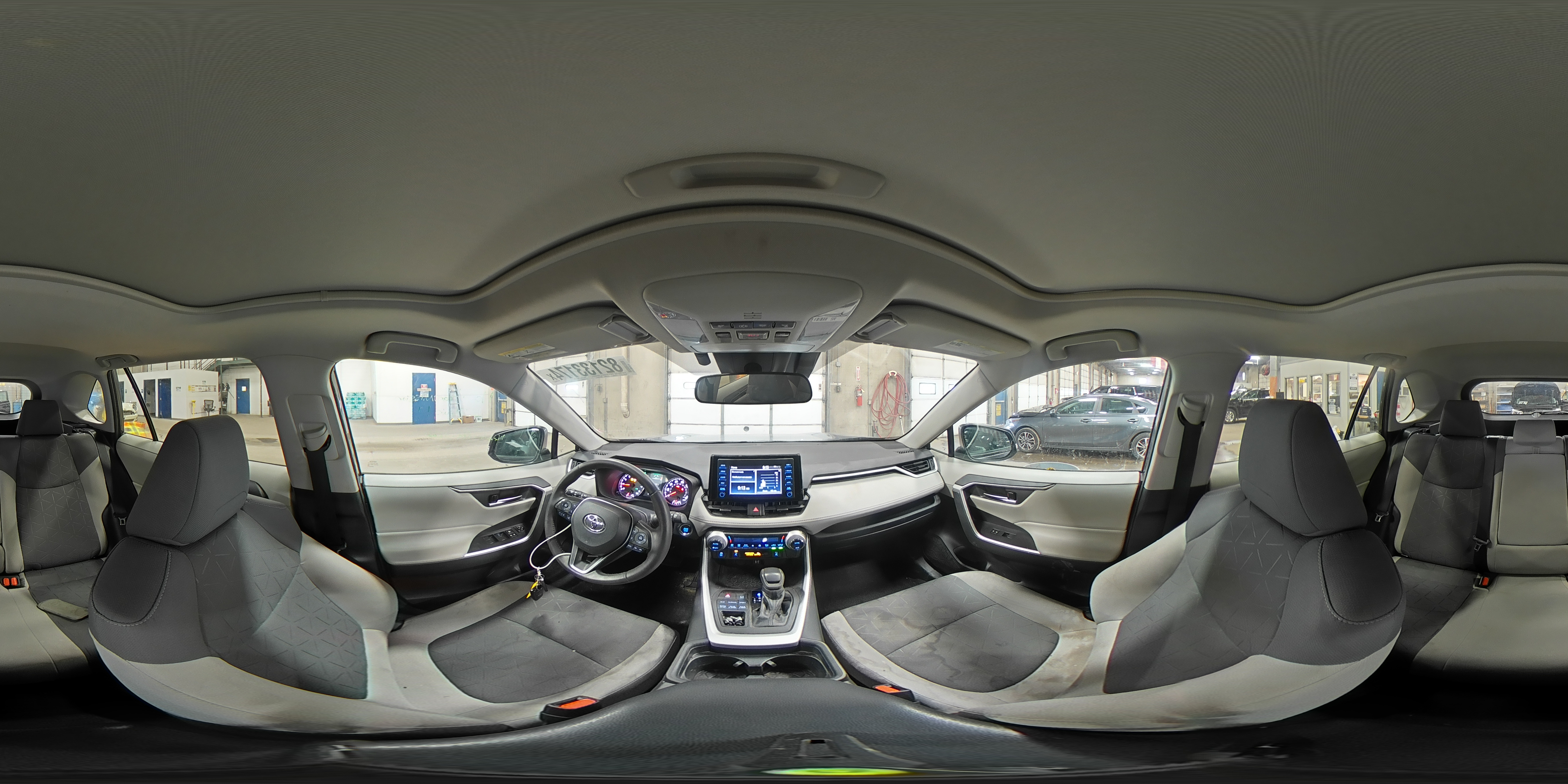 2019 Toyota RAV 4 - Image 13