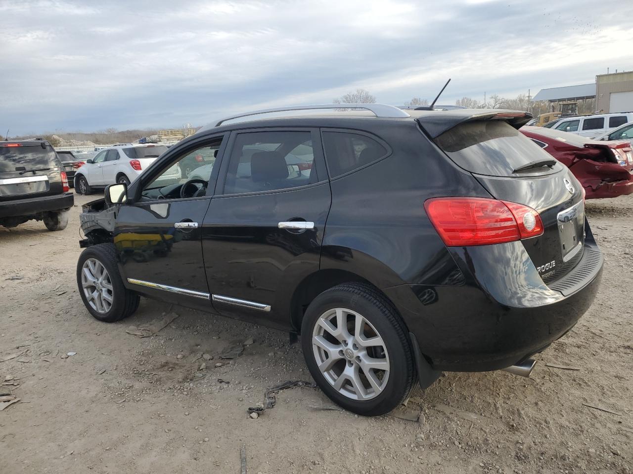 2012 Nissan Rogue - Image 2