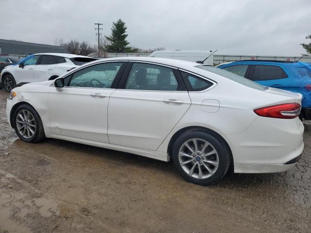  FORD FUSION 2017 Белы