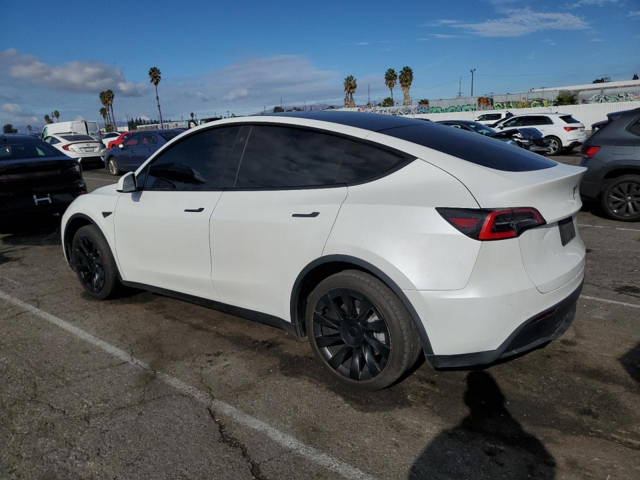 VIN 5YJYGDEE9LF055305 2020 TESLA MODEL Y no.2