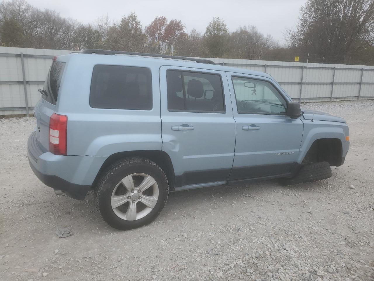 VIN 1C4NJRBB0DD158567 2013 JEEP PATRIOT no.3