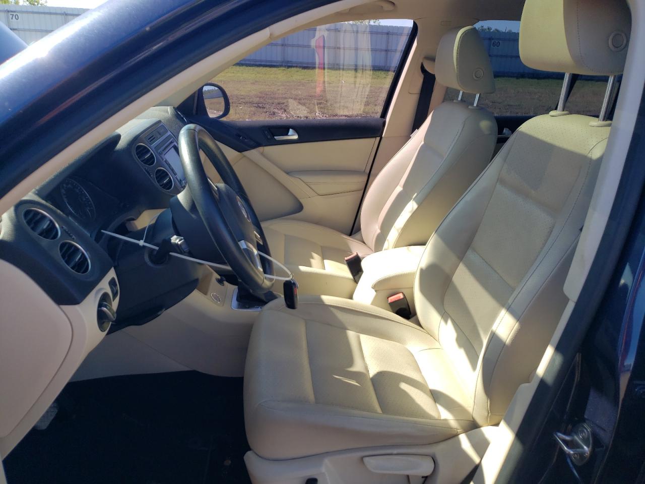 2015 Volkswagen Tiguan - Image 7