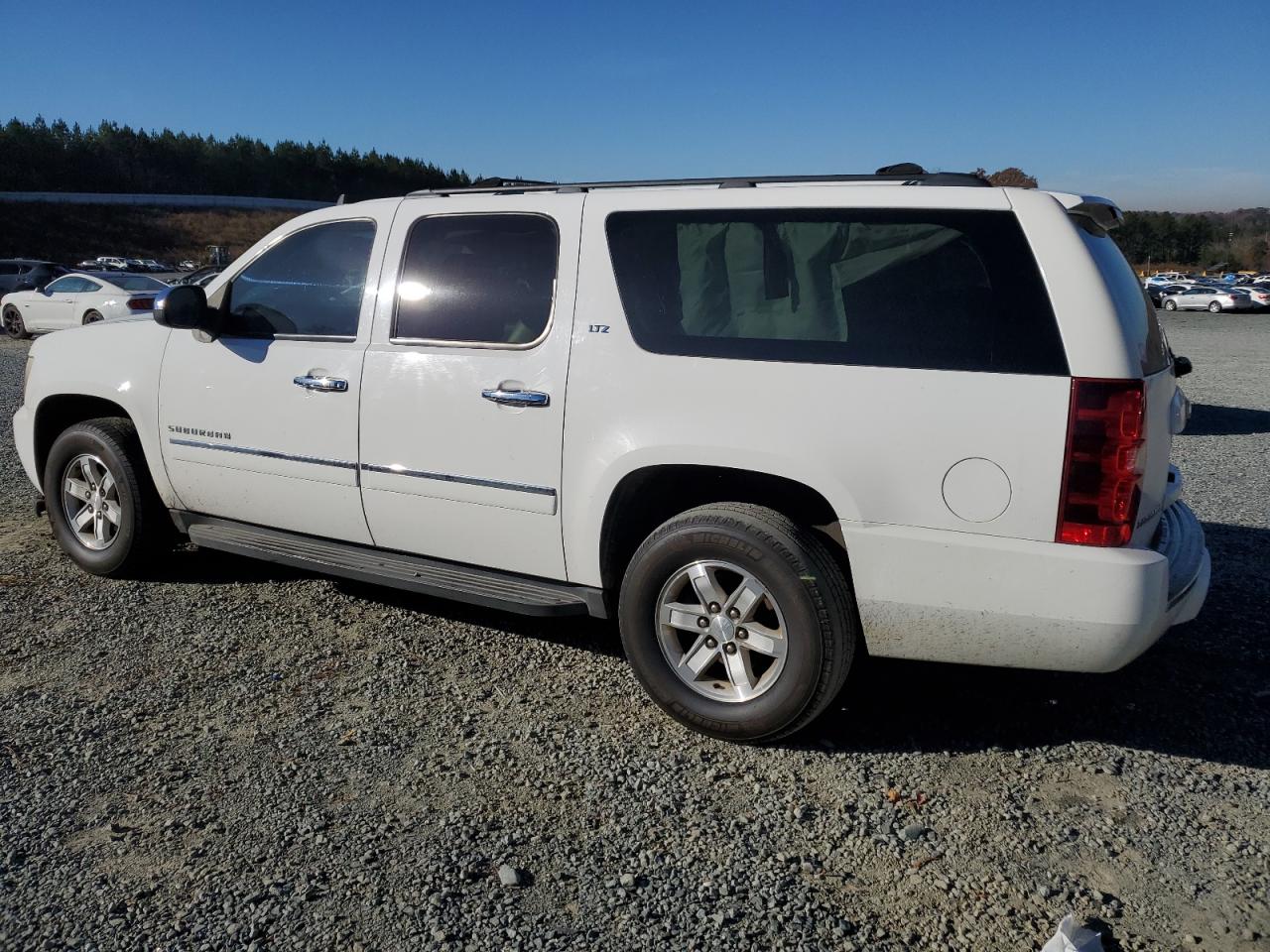 2011 Chevrolet Suburban - Image 2