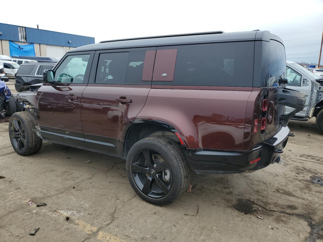 2024 Land Rover Defender - Image 2