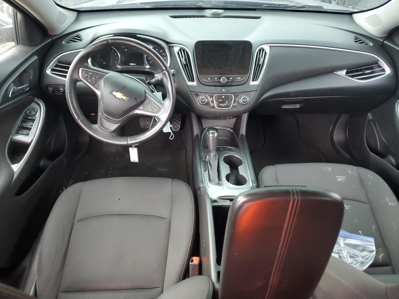2017 Chevrolet Malibu - Image 8