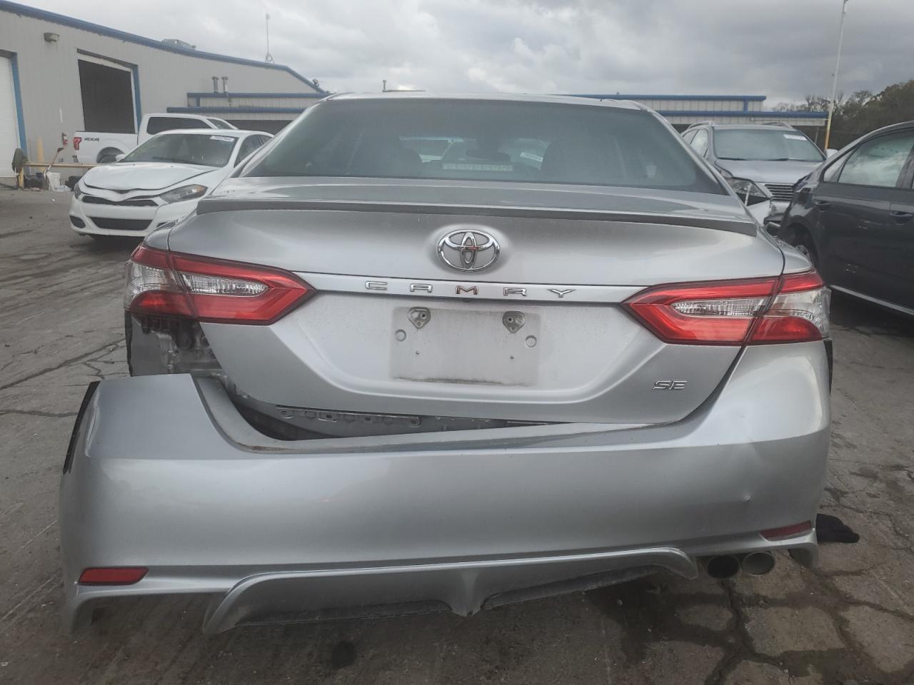 2018 Toyota Camry L VIN: 4T1B11HK2JU581492 Lot: 79744974