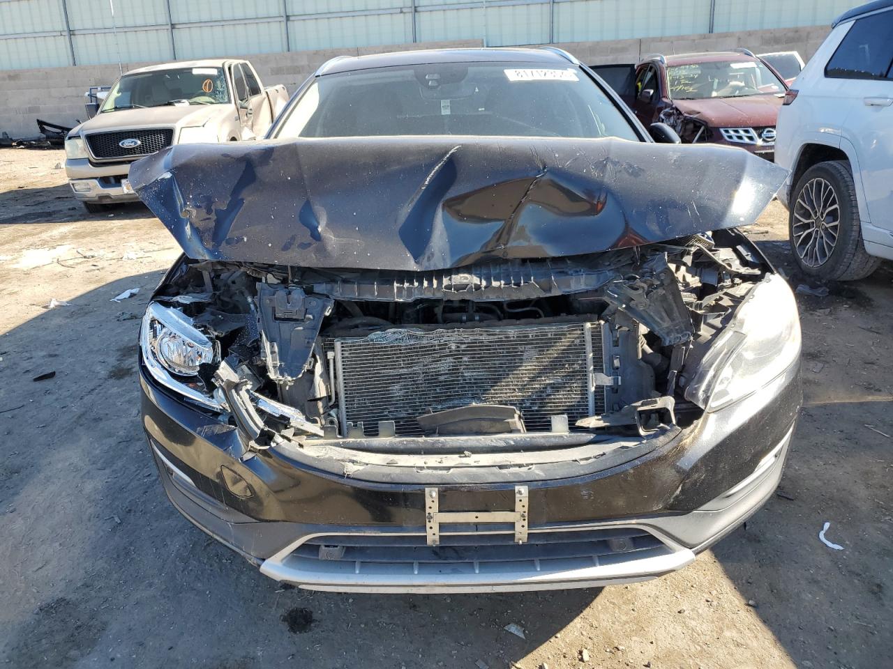 2018 Volvo V60 - Image 5