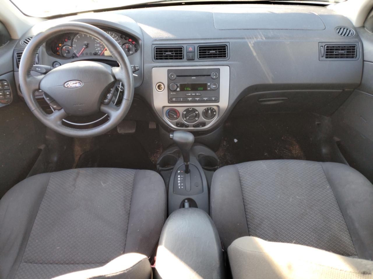 2005 Ford Focus - Image 8