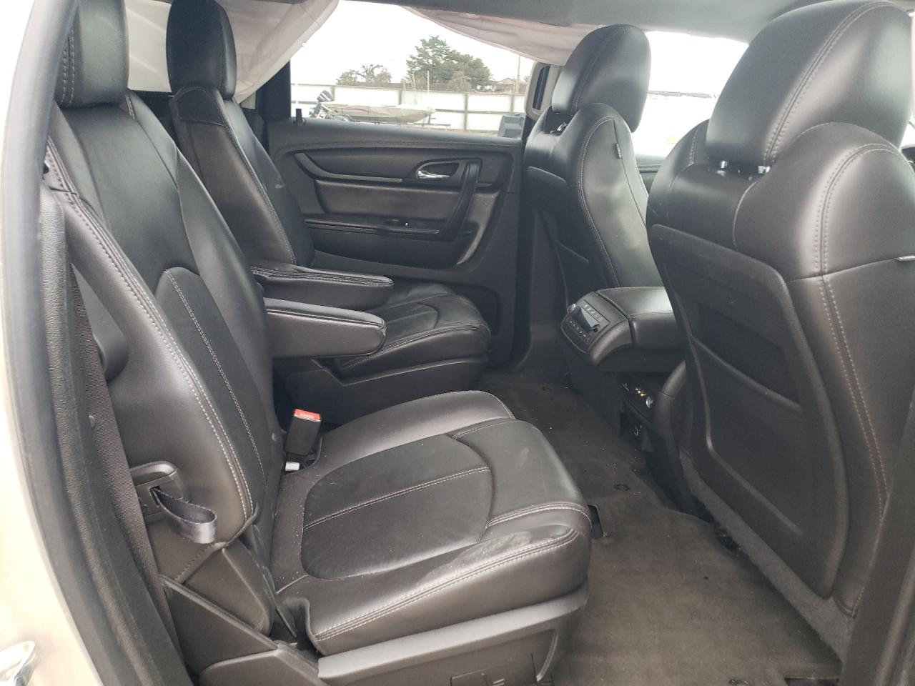 2017 Chevrolet Traverse - Image 10