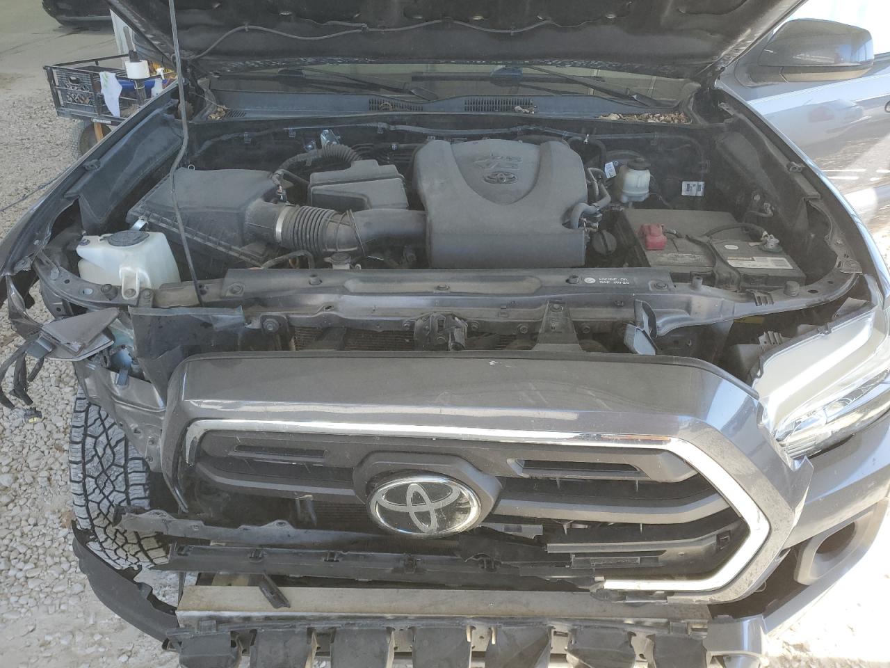 2019 Toyota Tacoma - Image 11