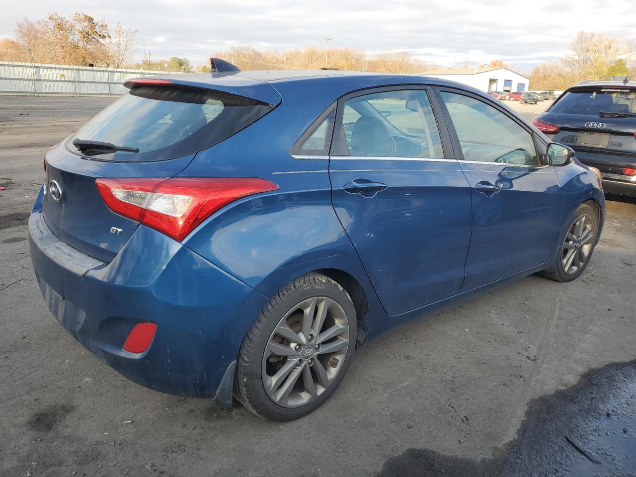 2016 Hyundai Elantra - Image 3