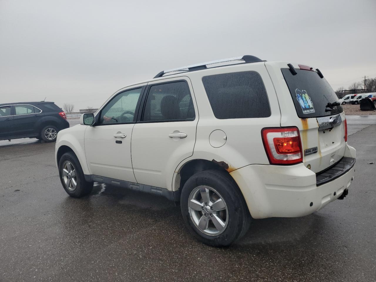 2010 Ford Escape - Image 2