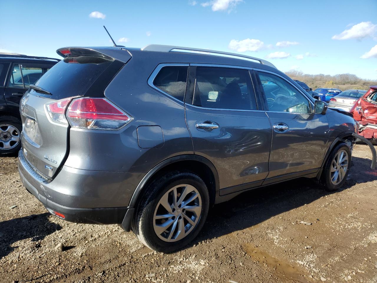 2014 Nissan Rogue - Image 3