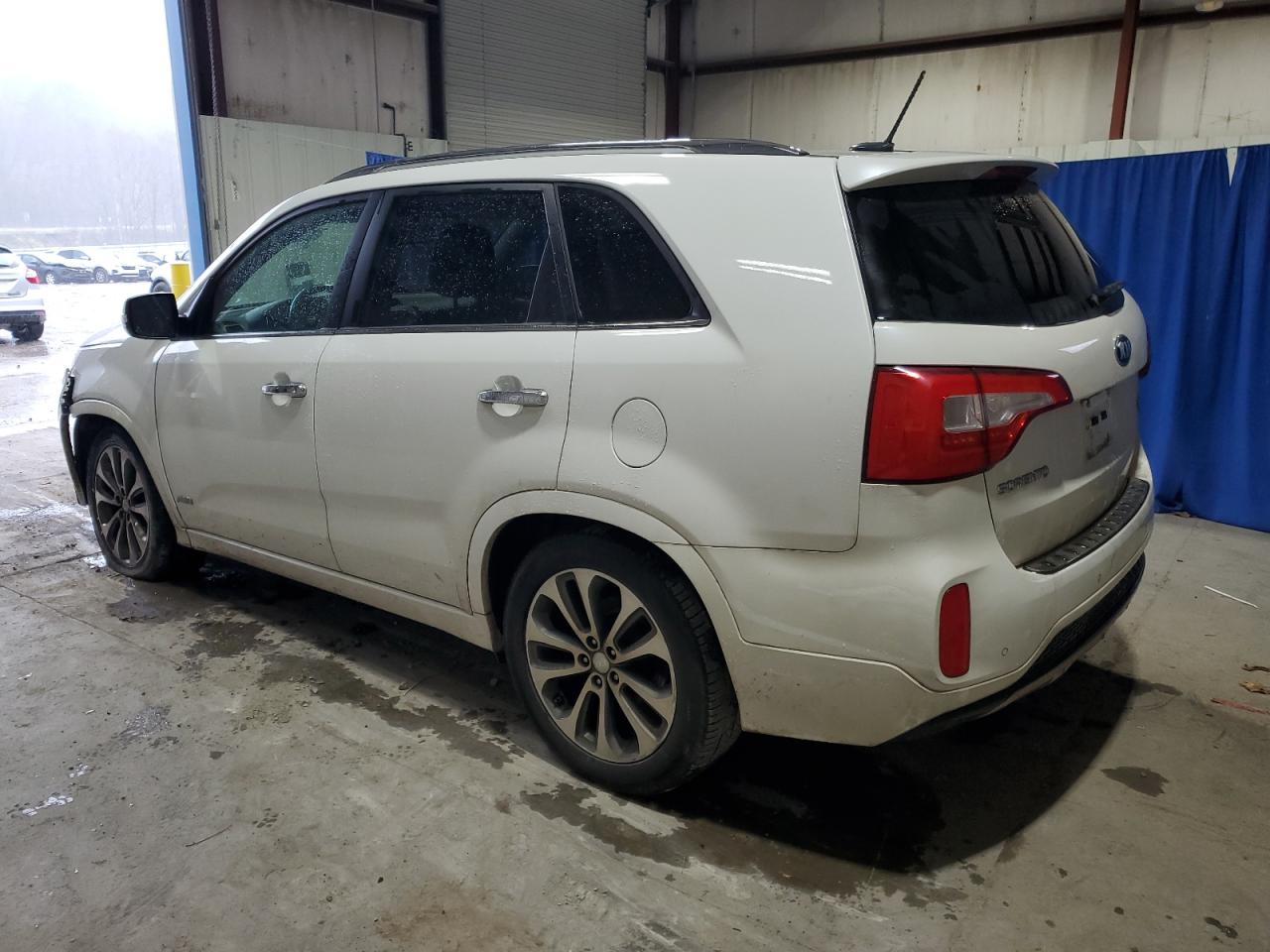 VIN 5XYKWDA76FG562692 2015 KIA SORENTO no.2