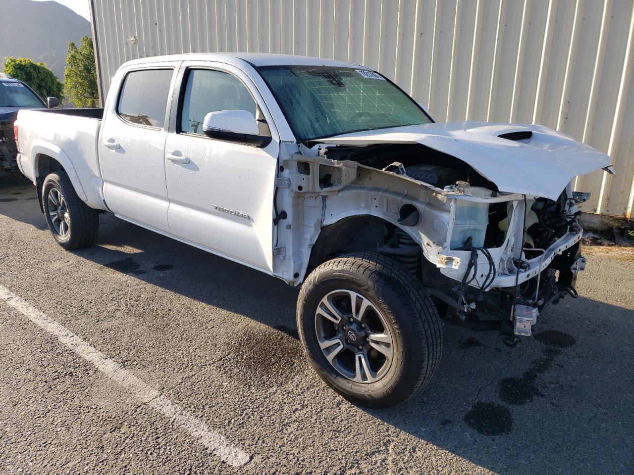 2018 Toyota Tacoma - Image 4