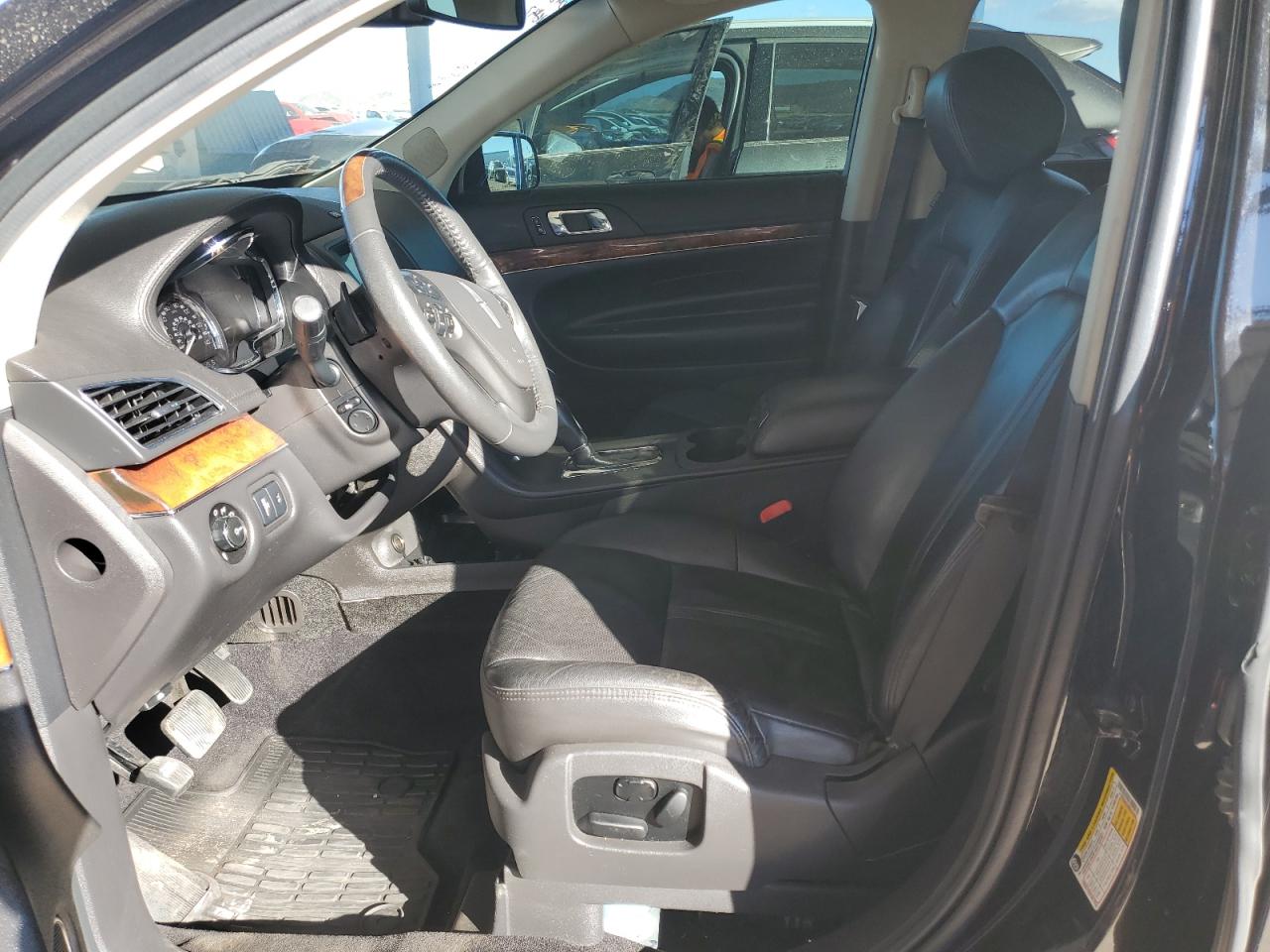 2019 Lincoln MKT - Image 7