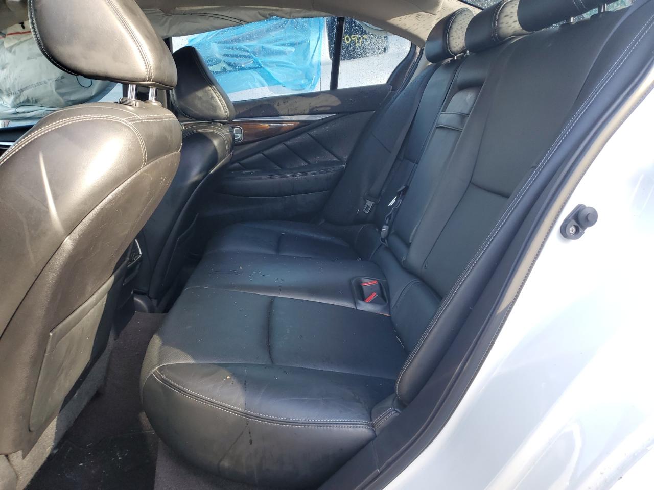 2015 Infiniti Q50 - Image 10