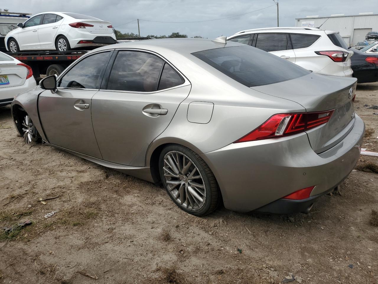 2016 Lexus IS - Image 2