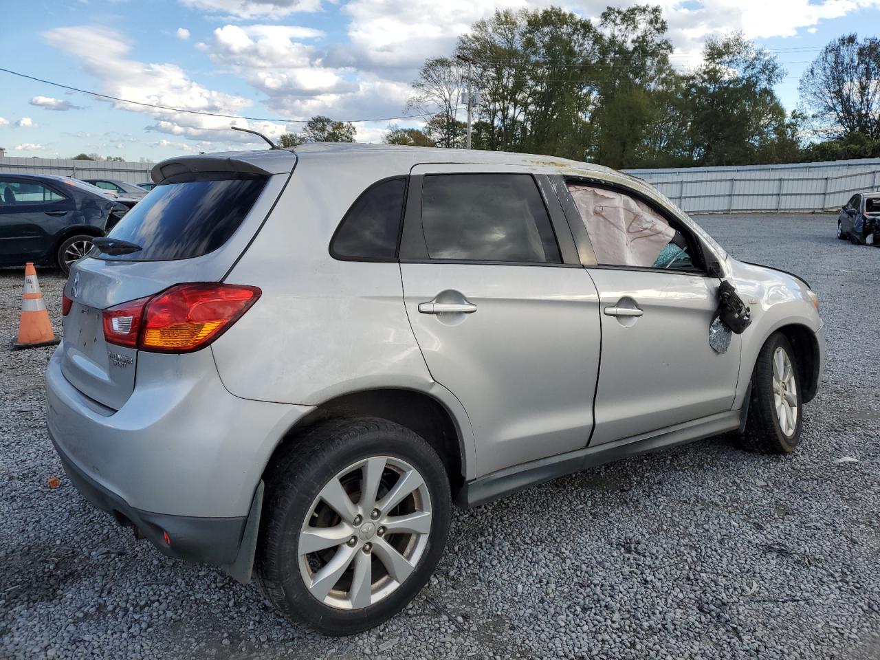 VIN 4A4AP3AU6EE009159 2014 MITSUBISHI OUTLANDER no.3