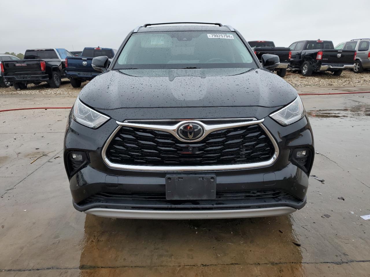 2021 Toyota Highlander - Image 5