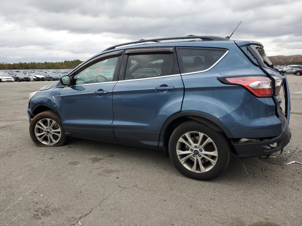 VIN 1FMCU9HD1JUC43674 2018 FORD ESCAPE no.2