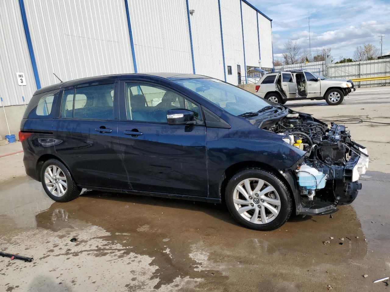 2015 Mazda 5 - Image 4