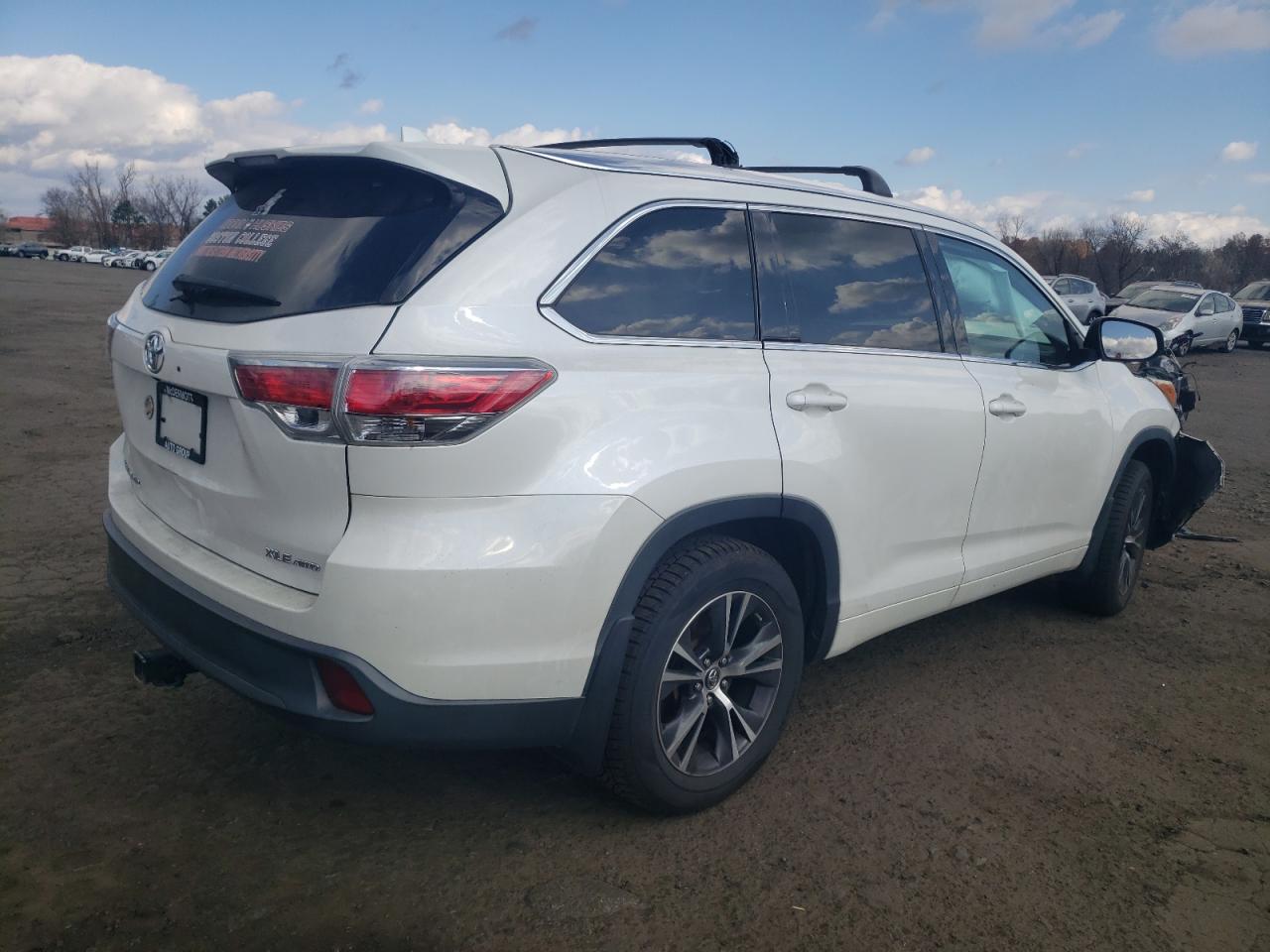 2016 Toyota Highlander - Image 3