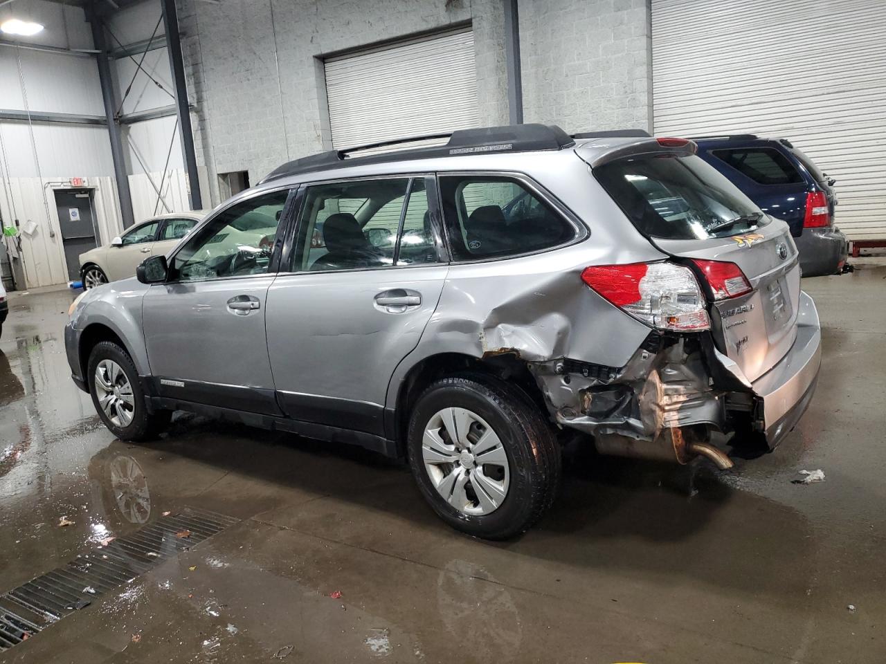 2010 Subaru Outback - Image 2