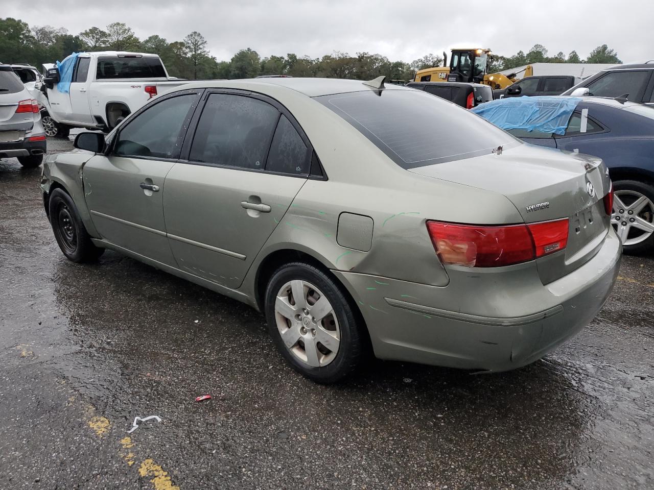 2010 Hyundai Sonata - Image 2