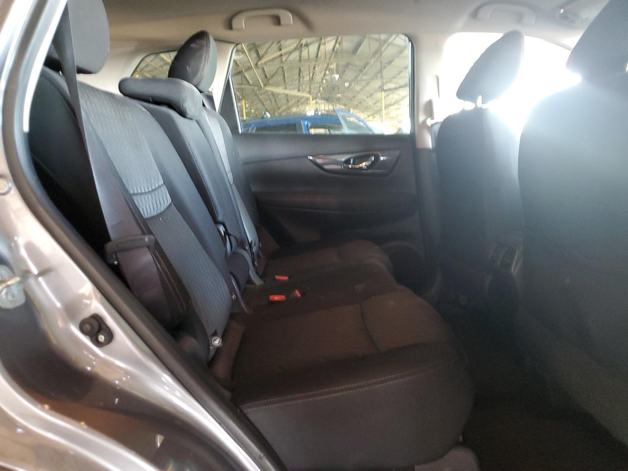 2017 Nissan Rogue - Image 10