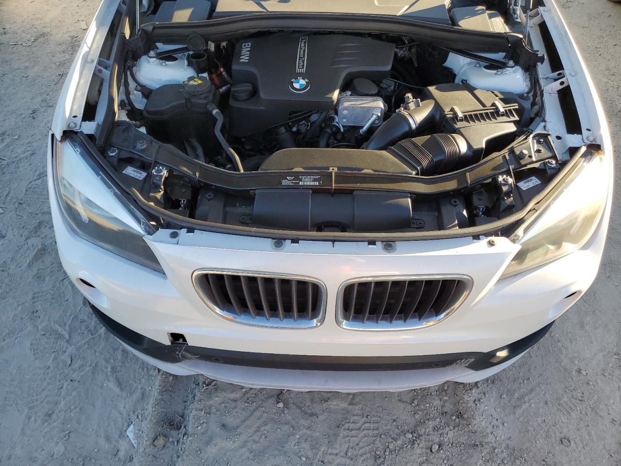 2015 BMW X1 - Image 12