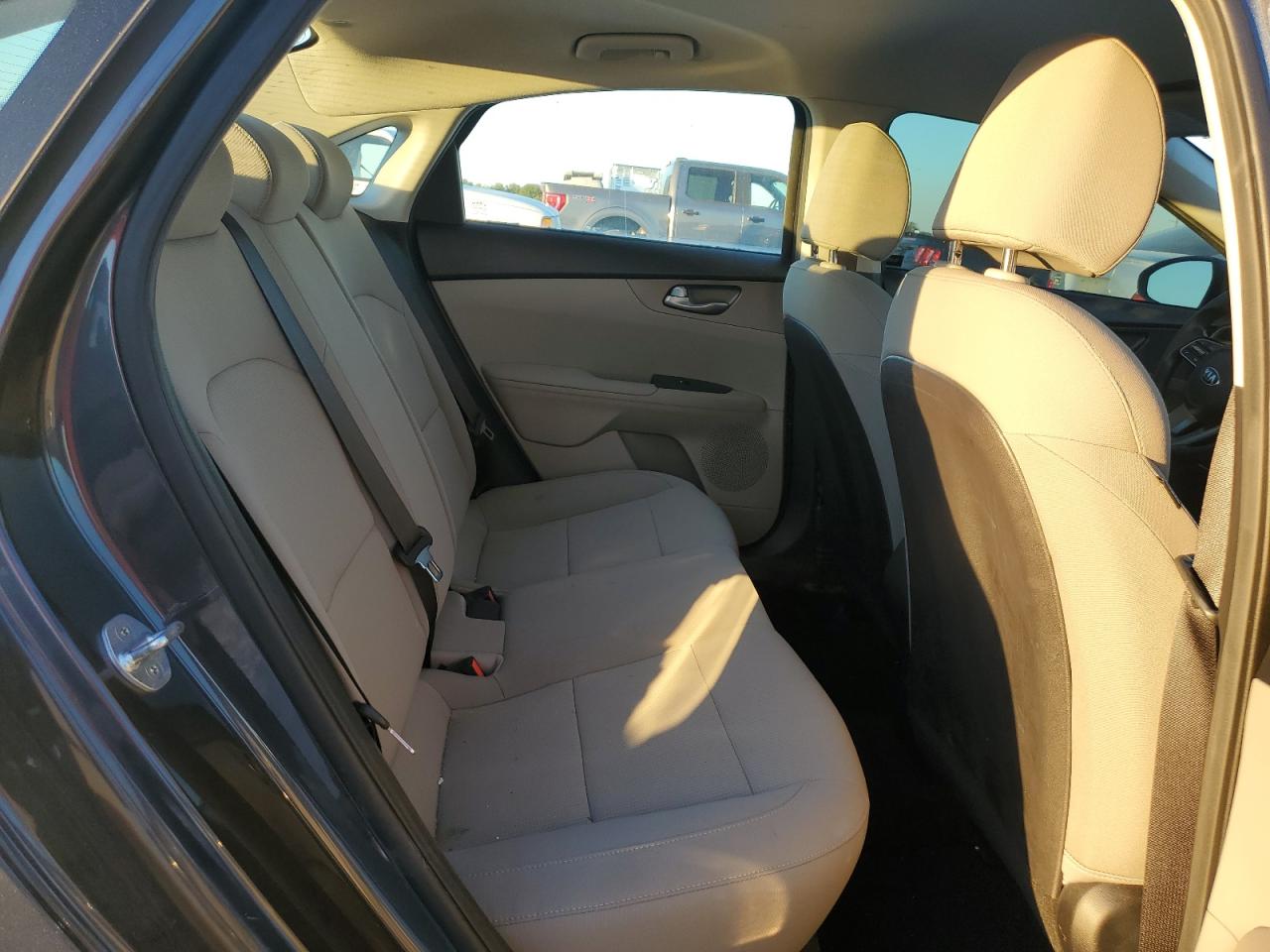 2019 Kia Forte - Image 10