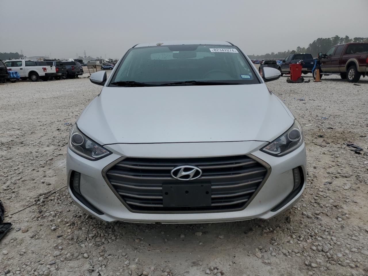 2017 Hyundai Elantra - Image 5