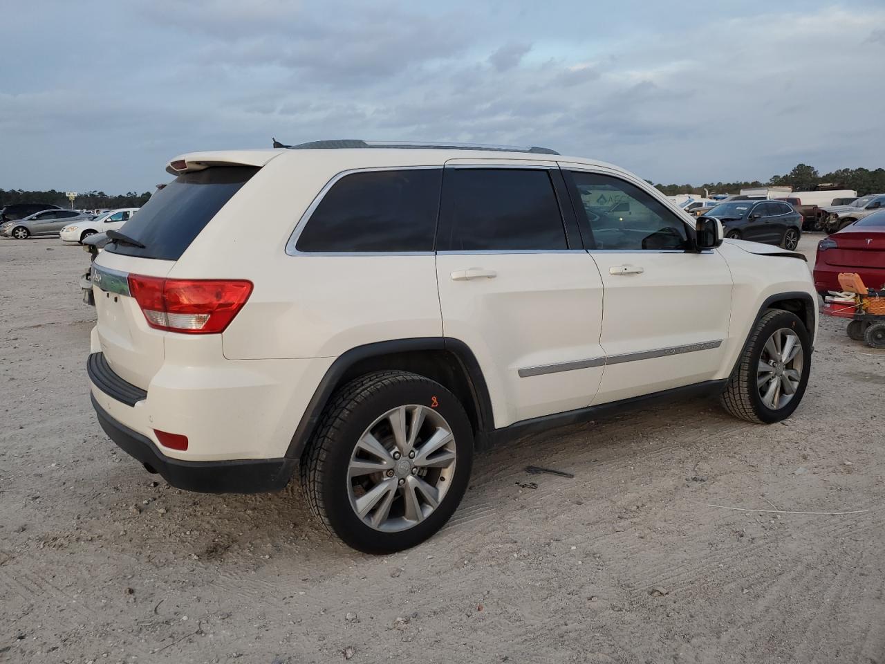 2012 Jeep Grand Cherokee - Image 3